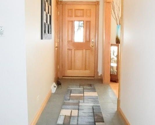 3rd image of 1228 Laurel Ln