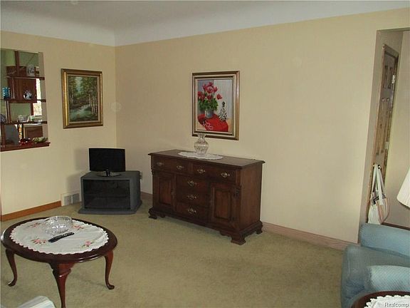 2nd image of 22012 Madison St