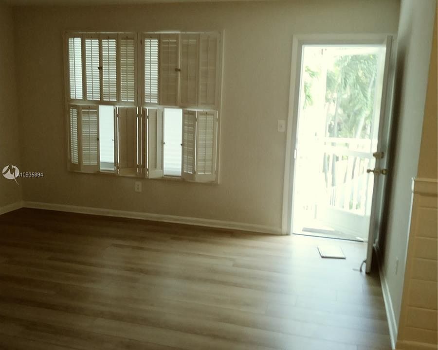 2nd image of 255 Sunrise Dr APT 206