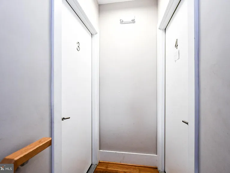 913 Quincy St NE #3 — Photo 40