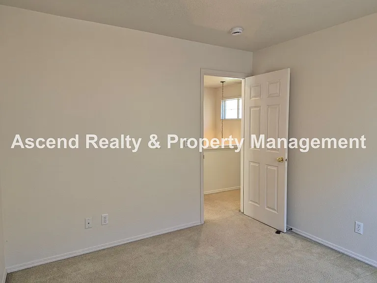 6443 NW Krislynn Ter — Photo 21