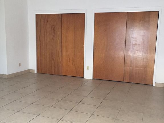 3rd image of 2820 N Campbell St #B