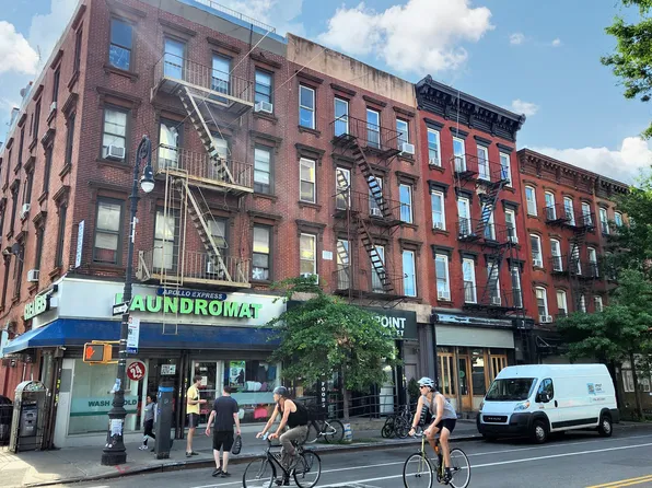1021 Manhattan Avenue image 3 of 7