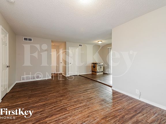 3rd image of 3101 Marydale Rd