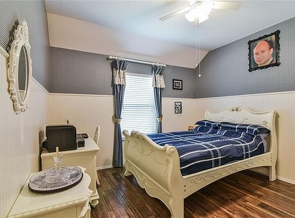 4th image of 2707 Honey Suckle Dr