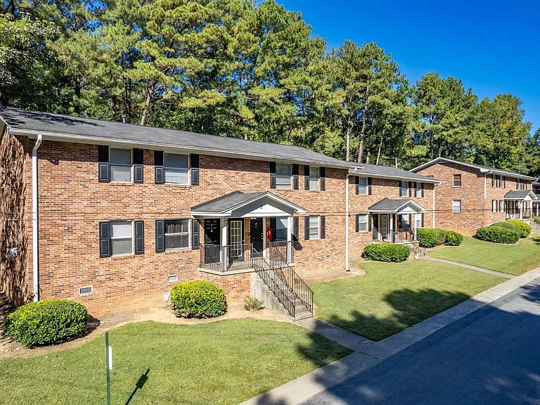 Cascade Oaks Apartments — Photo 17
