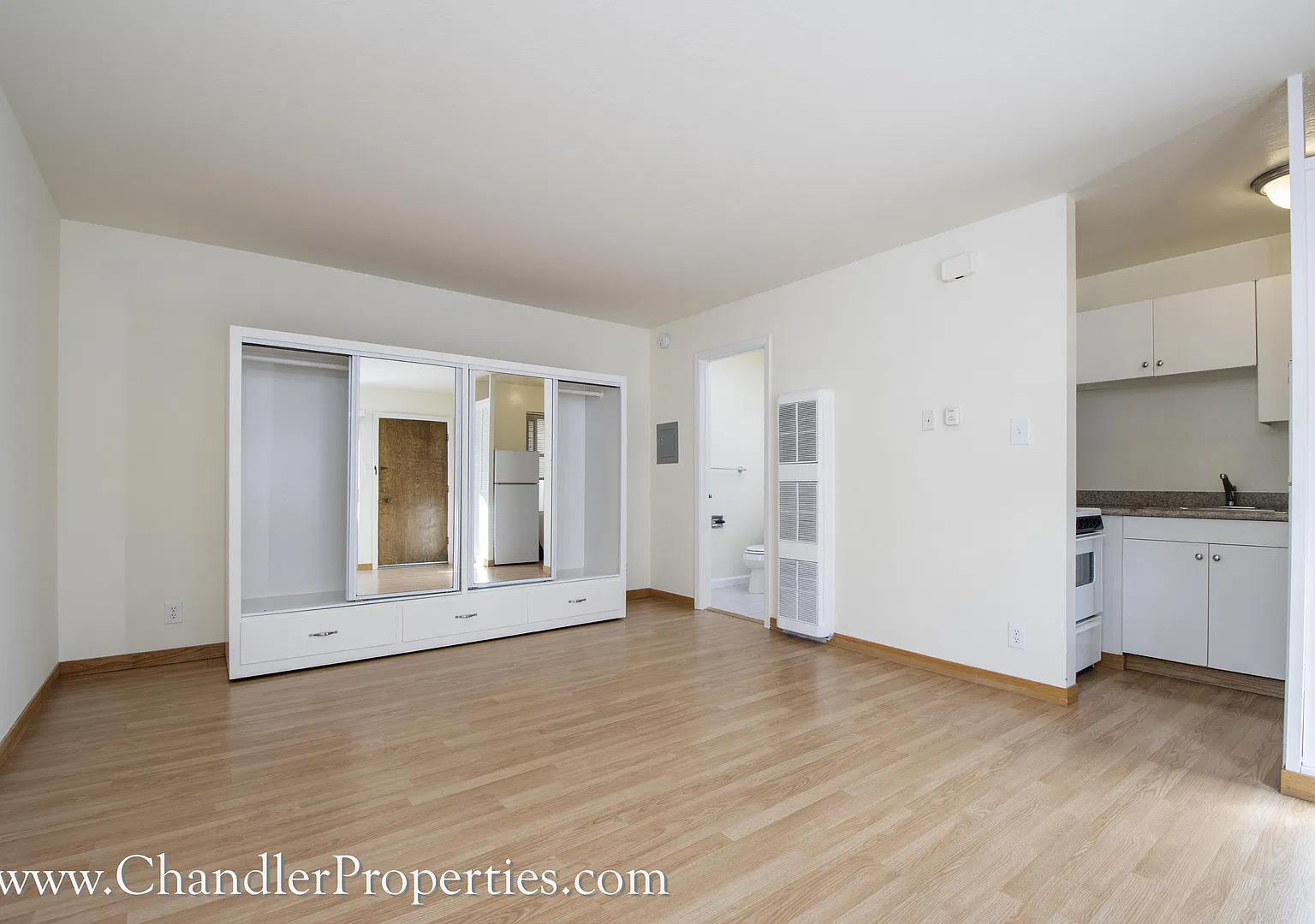 1911 Greenwich Street — Photo 3