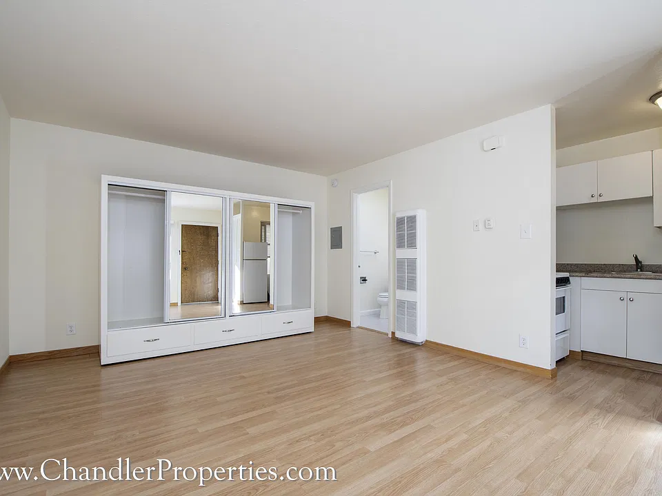 1911 Greenwich St