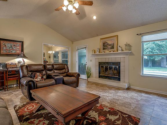 4th image of 2640 Hemlock Ct