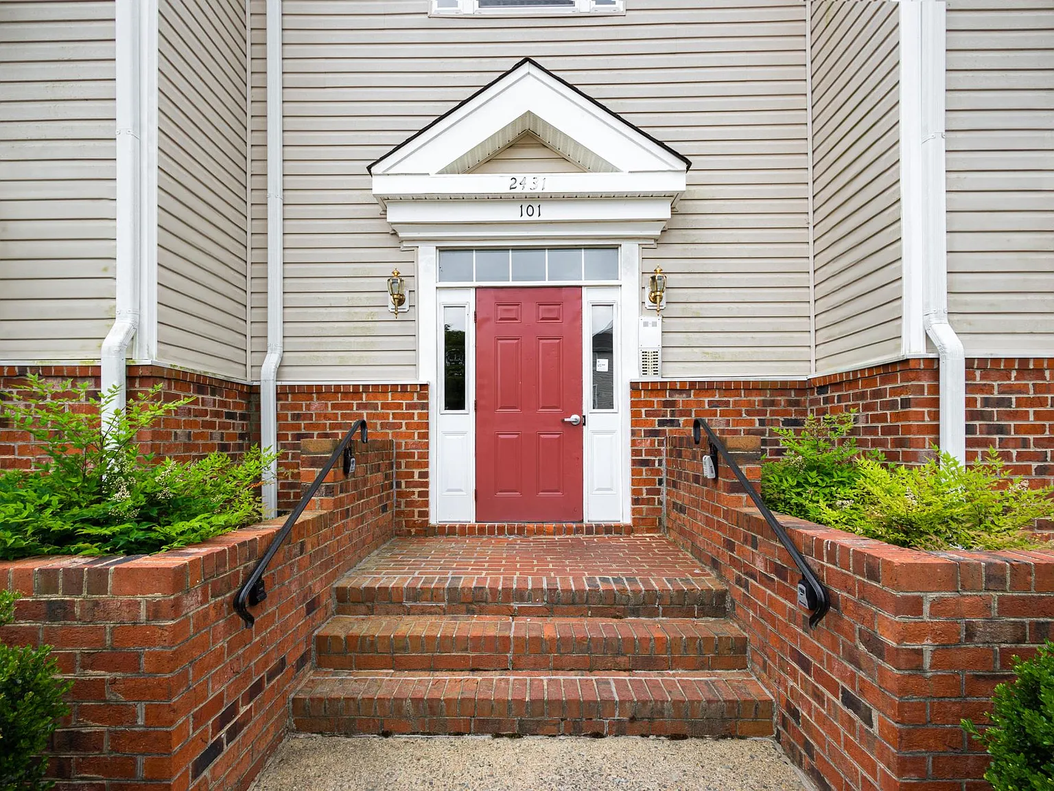 2431 Stembridge Ct — Photo 2