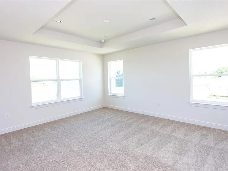 820 Lowood Ct — Photo 38