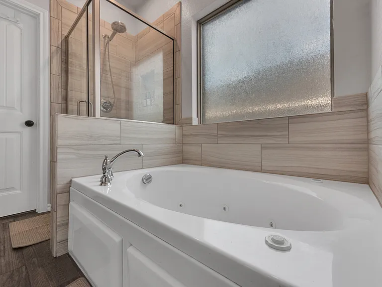 500 Prairie Meadow Dr — Photo 23