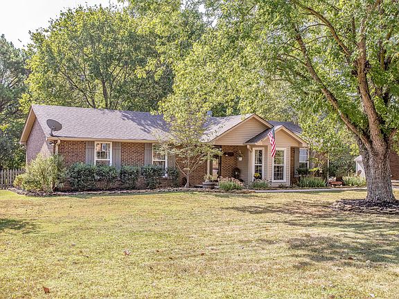 2nd image of 506 Countrywood Dr