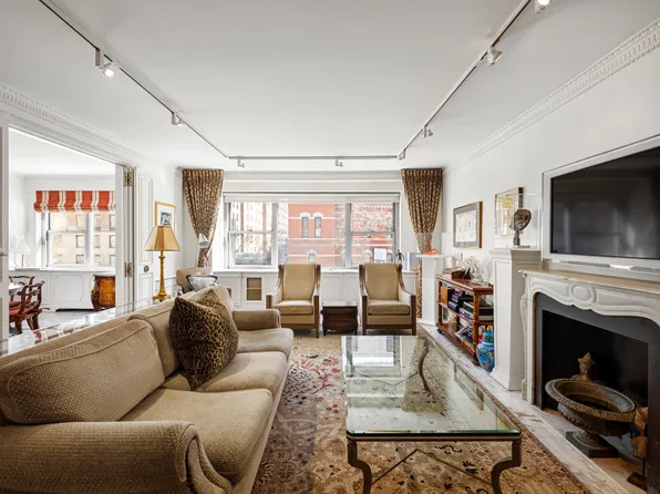 650 Park Avenue image 1 of 9