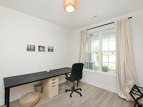 4th image of 11011 Oakway Cir NW