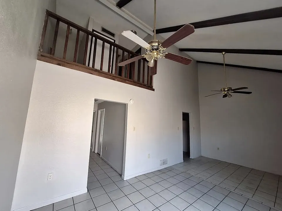 1637 Alexander Ct
