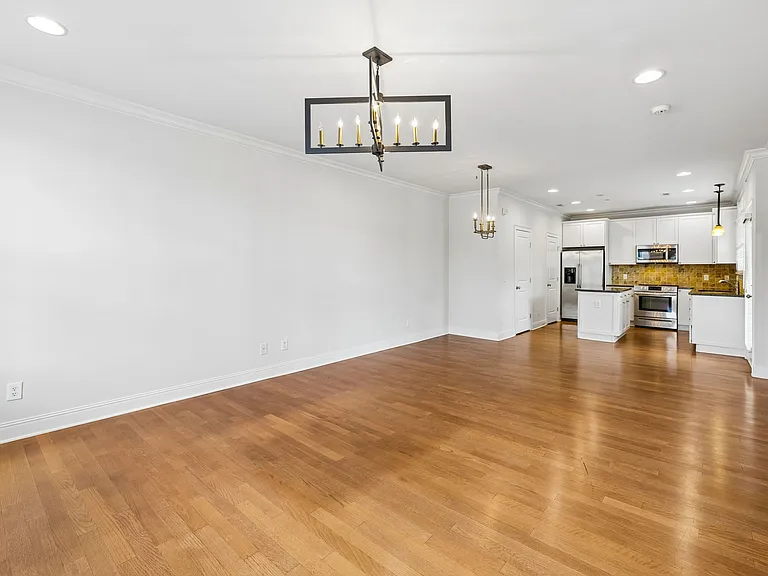 2110 Acklen Ave #101 — Photo 10