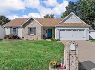 820 Carriage Hill Dr, Saint Peters, MO 63304