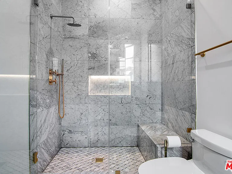 418 N Poinsettia Pl — Photo 50