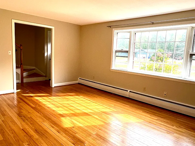 13 Meadowbrook Ln — Photo 4