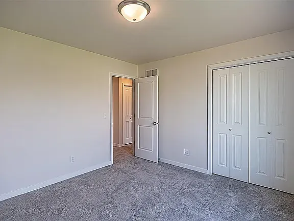 1175 Exchange St — Photo 4
