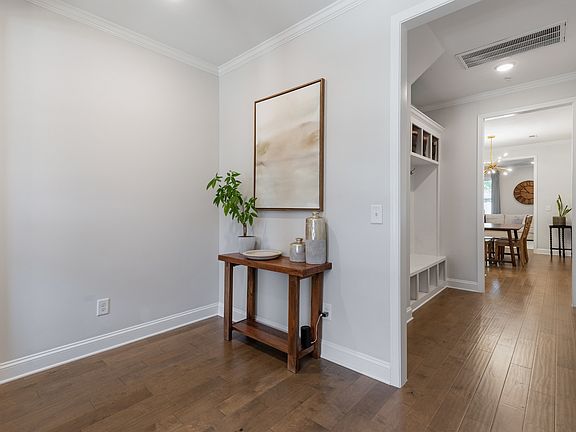 3rd image of 1556 Nickelby Pl