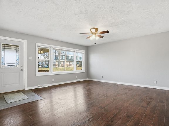 3rd image of 1504 W Loren Street