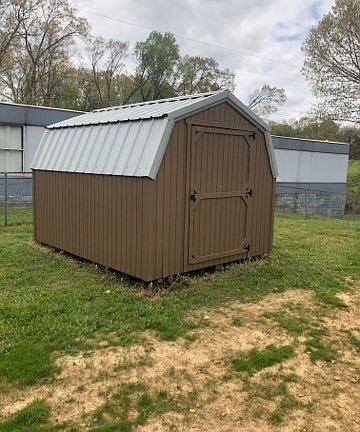 2nd image of 1039 Ross Ln