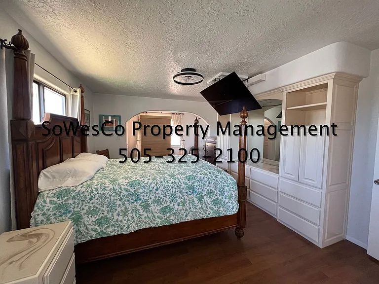 208 E 38th St — Photo 9