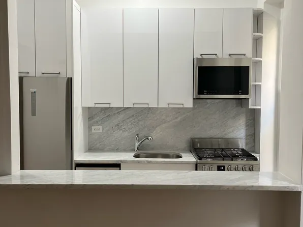 246 West End Avenue image 1 of 7