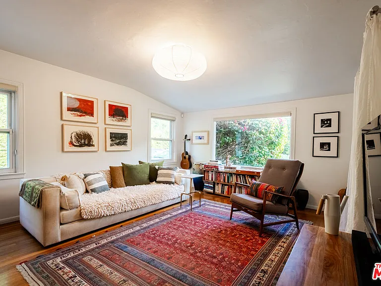 17401 Londelius St — Photo 5