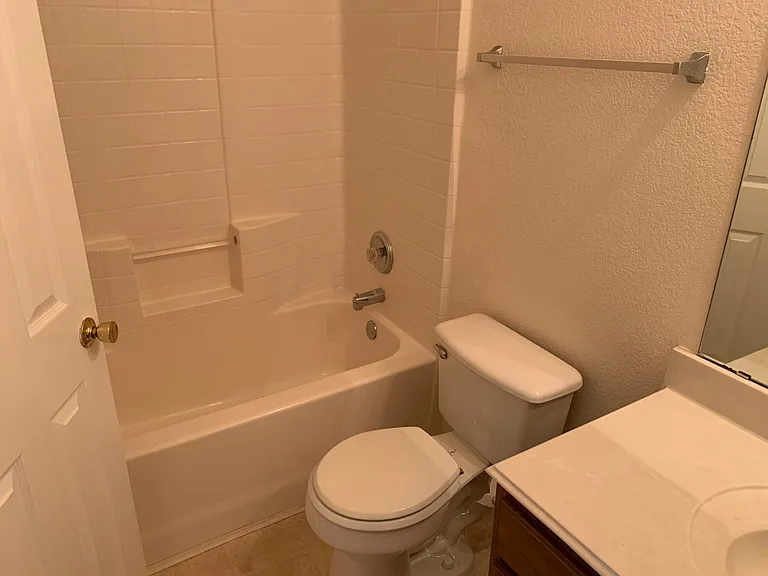 848 Kentucky Derby Ln — Photo 17