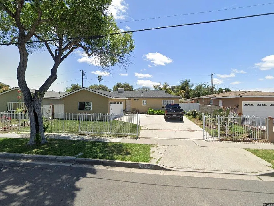 1728 W Wilshire Ave