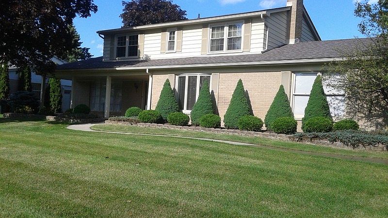 1st image of 54646 Franklin Dr