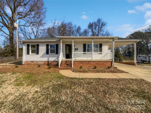 614 N Mountain St, Cherryville, NC 28021