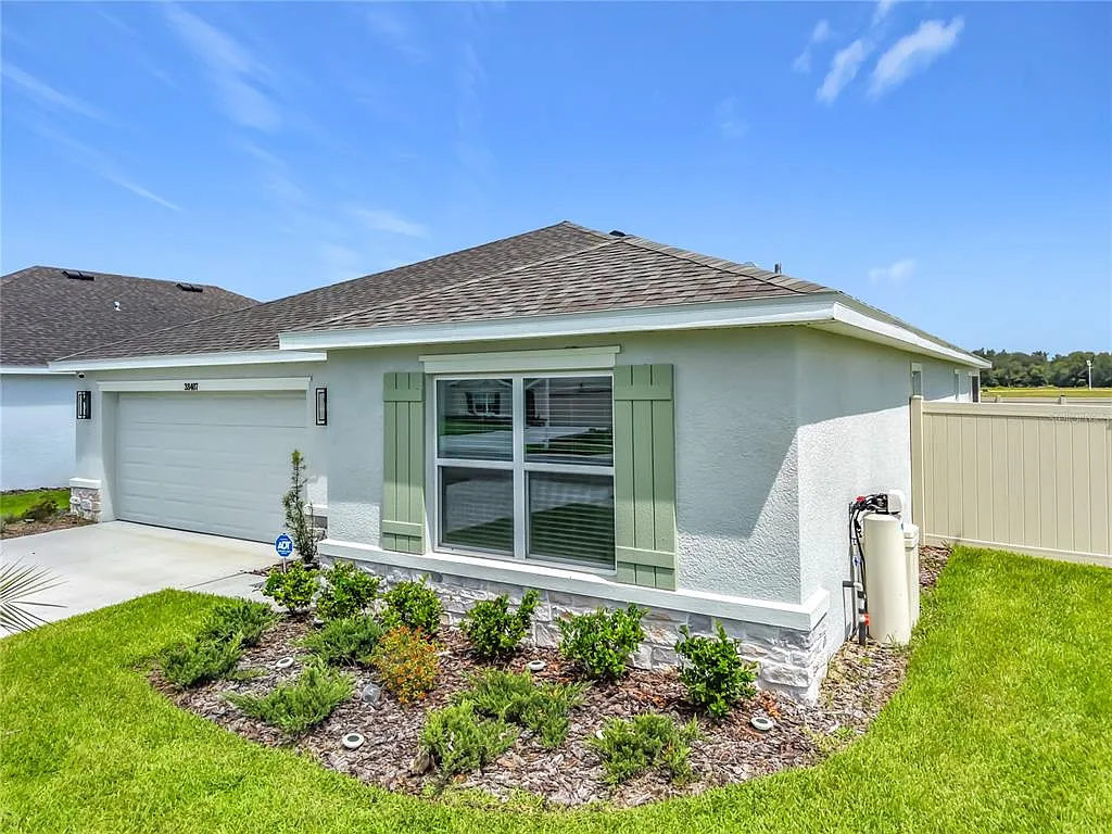 5 bed, 3.0 bath, 2077 sqft, $3,000 — Photo 4