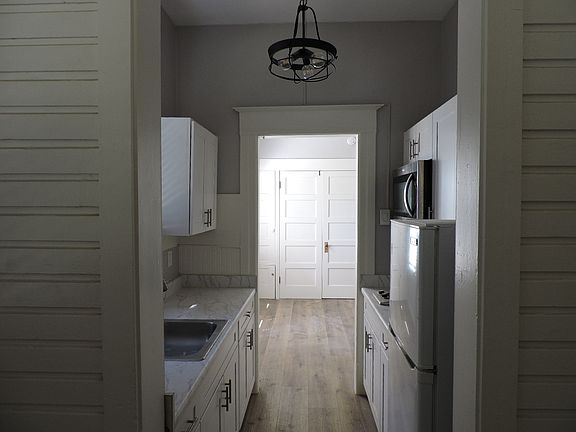 3rd image of 2220 L St APT 6