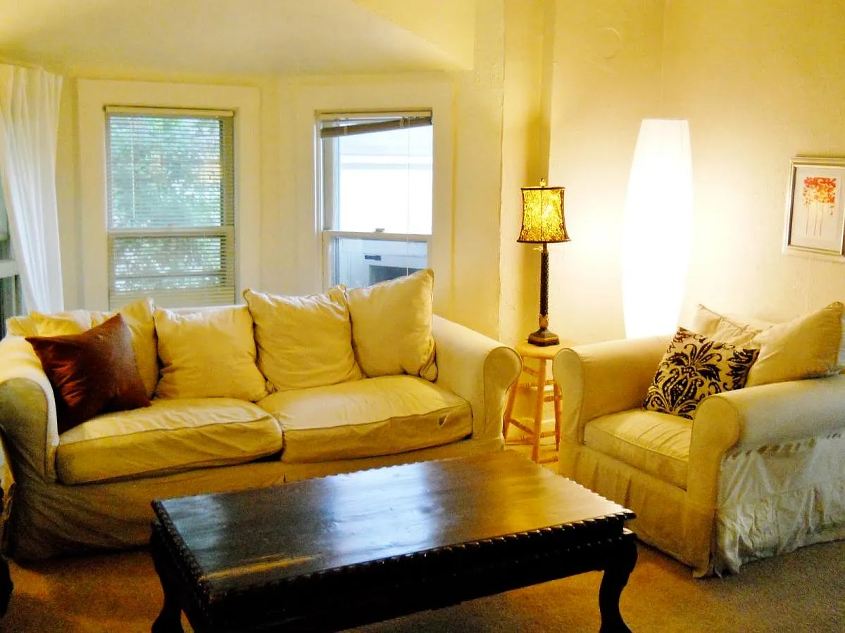 4525 Stuart Street — Photo 3