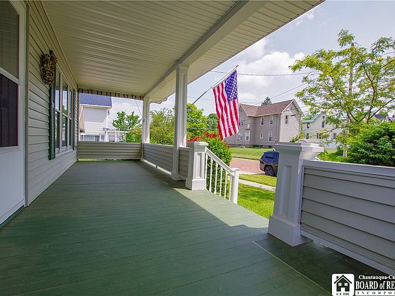 3rd image of 104 Chautauqua Ave
