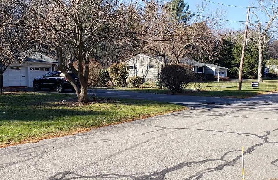 2nd image of 39 Woodside Dr