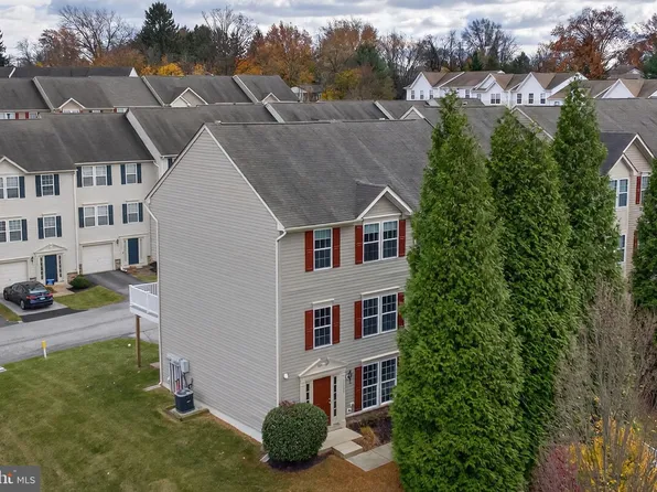 1168 Blue Bird Ln #24, York, PA 17402
