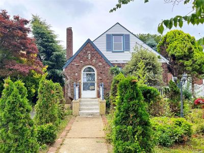 40 School Street, Malverne, NY, 11565