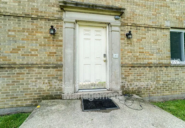 2137 Weron Ln #1 — Photo 3