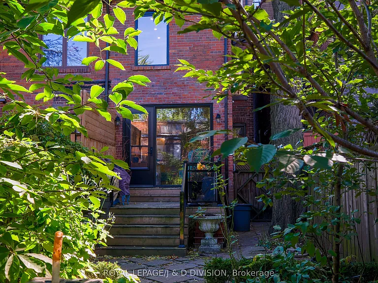 88 Asquith Ave — Photo 37