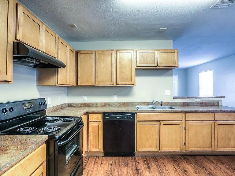 10610 Pine Landing Dr #B — Photo 5