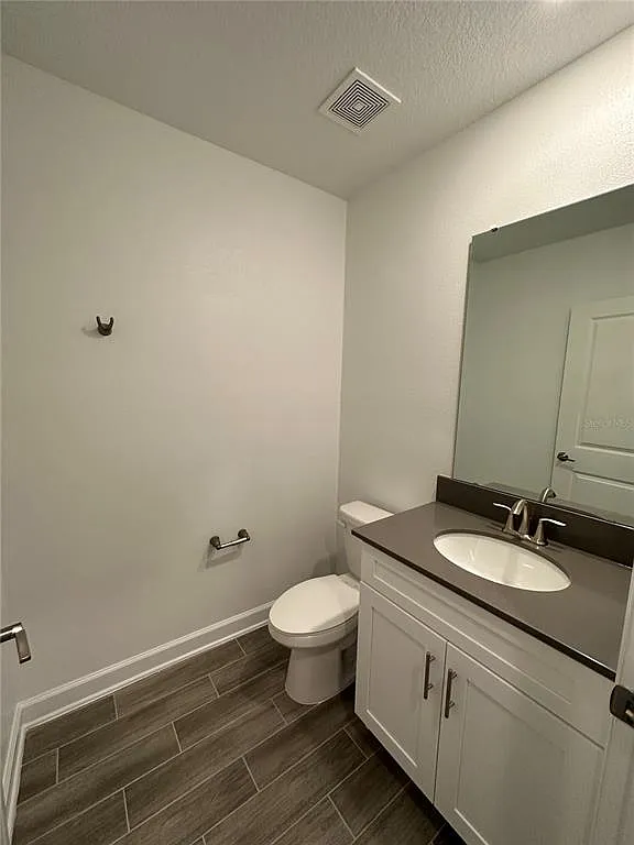 4 bed, 2.5 bath, 2000 sqft, $2,500 — Photo 4