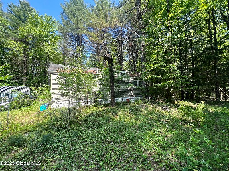 3rd image of 211 Prahl Road