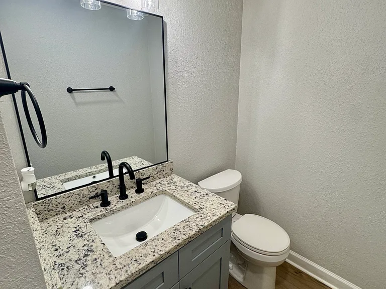 129 Larkyn Dr — Photo 5