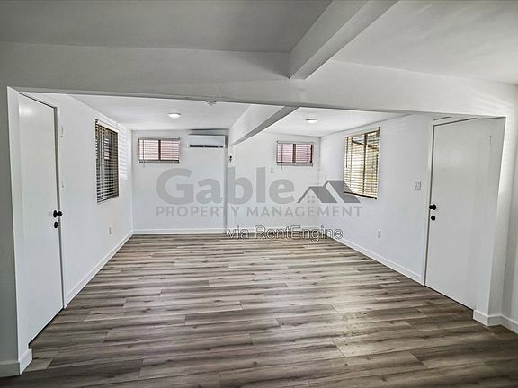 4th image of 23830 Newhall Ave Unit J