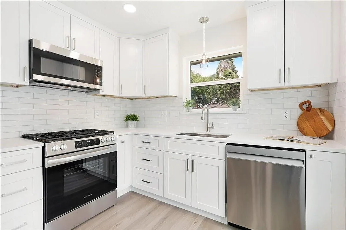 Building Photo - 5156 Beaverhollow Dr